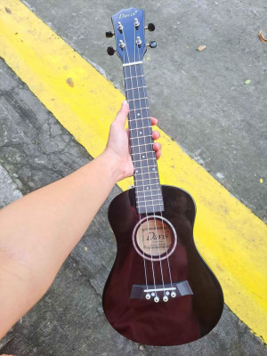CONCERT UKELELE FOR SALE!