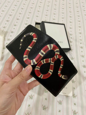 Gucci Kingsnake Print Bi-Fold Wallet