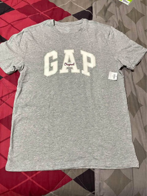 Gap Tshirt