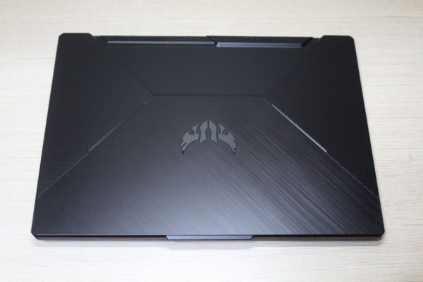 Asus Tuf F15 FX506 i7-10750H nvidia GTX1650Ti Gaming Laptop