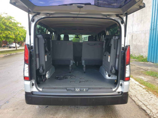 2019 Toyota commuter deluxe