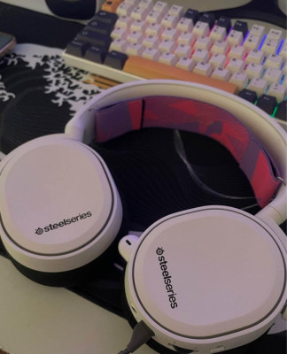 RUSH: STEEL SERIES ARCTIS 3 (GAMING HEADSET)