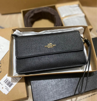 COACH WOMEN WRISTLET WALLET