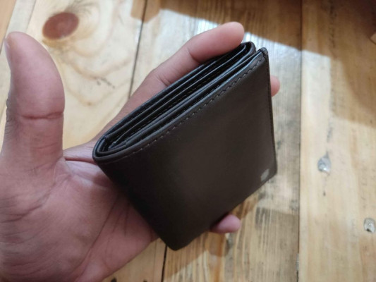 Preloved Victorinox Genuine Leather Trifold Wallet