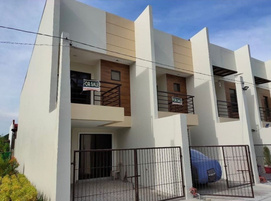 RFO Townhouse Violeta Guiguinto Bulacan (2 units available)