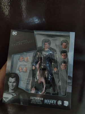 MAFEX ZSJL Superman FOR SALE/TRADE!!!