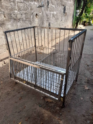 Stainless dog cage