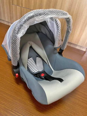 Infant Car Seat / Carrier With Mosquito Net