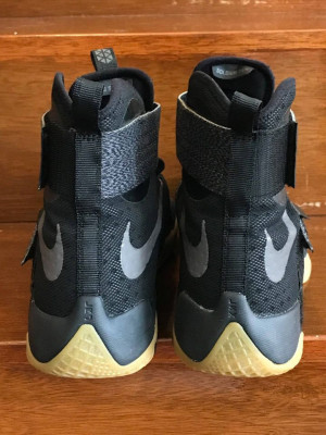 For Sale Only : Pre-loved Nike Lebron Zoom Soldier X black gum
