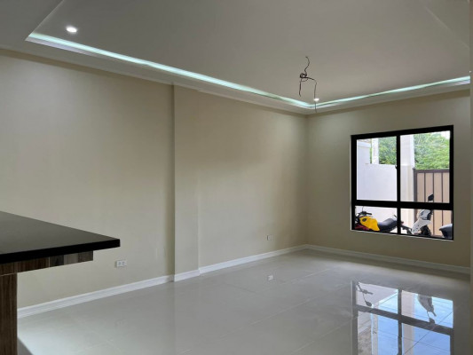 HOUSE AND LOT FOR SALE!!!