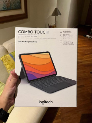 Logitech Combo Touch Keyboard for iPad Air 4th Gen 2020