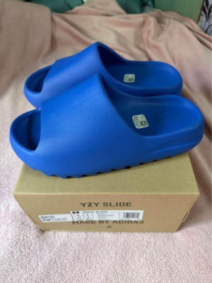 Yeezy Slide Azure