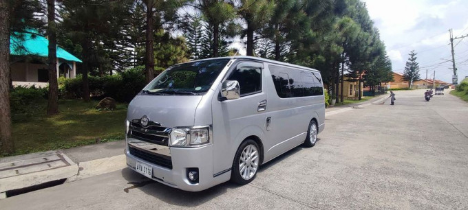 2015 Toyota hiace commuter