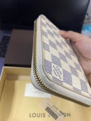 Louis Vuitton Zippy Wallet