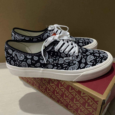 VANS VAULT