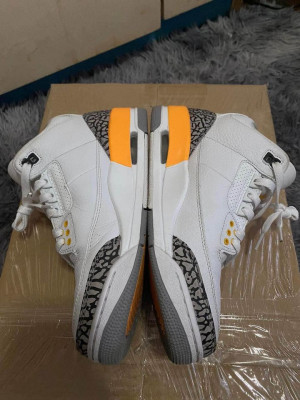 Jordan 3 Laser Orange 6.5 WMNS / 8 mens