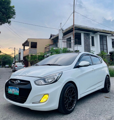 2013 Hyundai accent