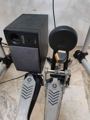 Yamaha dtxpress II drum set