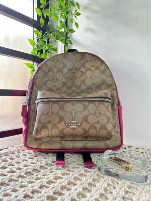 Coach Charlie Backpack in Signature Canvas - Pink