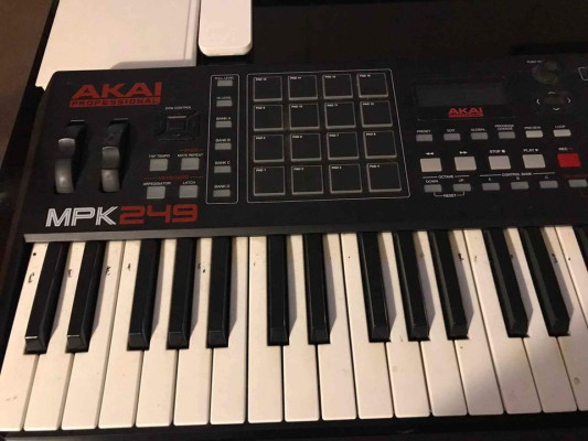 AKAI MPK249 Usb/Midi keyboard controller