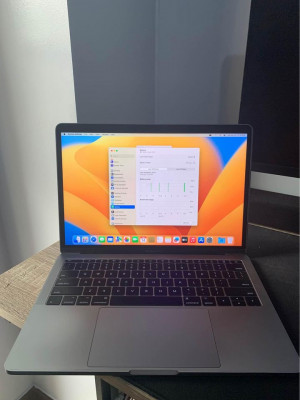 Macbook Pro 2017 Non-Touch Bar-