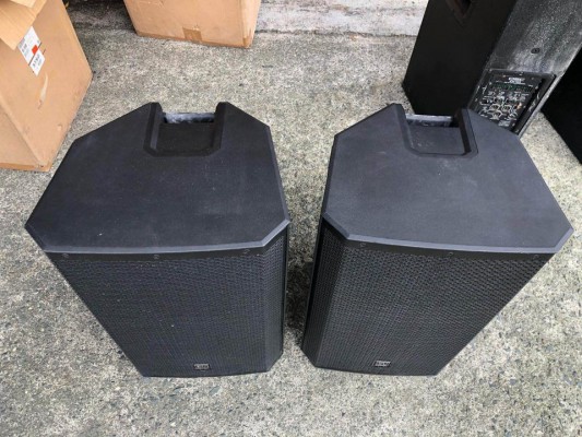 ELECTRO VOICE ZLX 15’ POWERED SPEAKER