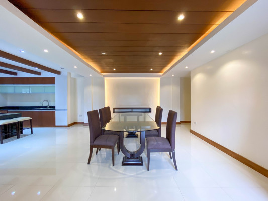 Captivating Bright House and Lot for Sale in BF Homes Paranaque⠀