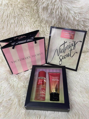 VICTORIA SECRET LOTION AND MIST PERFUME SET