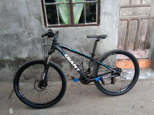 Giant Atx 27.5 rush .