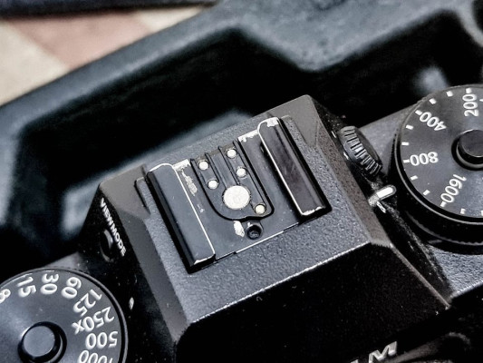 Fujifilm XT2 Body (hotshoe issue)