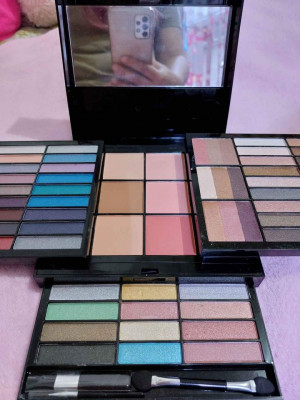 Make Up Kit