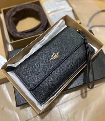 COACH WOMEN WRISTLET WALLET