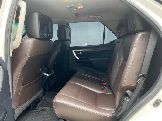 2017 Toyota fortuner v