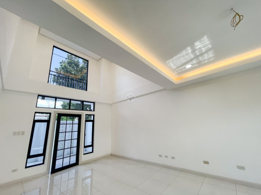 Exceptional Bright House and Lot for Sale near Mindanao Ave.