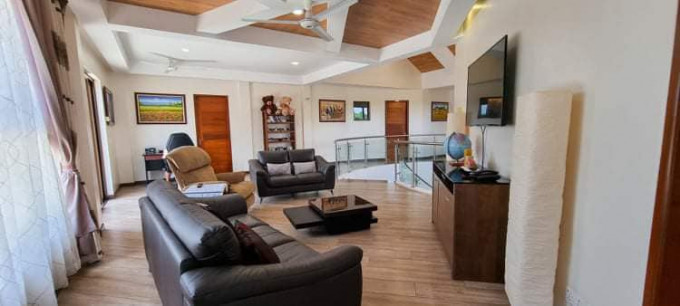 AUSTRALIAN ARCHITECTURE MODERN HOUSE IN SOUTH FORBES PARK FOR SALE