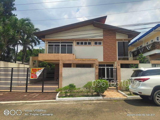 House and Lot For Sale in Commonwealth Quezon City