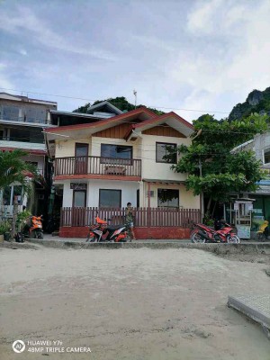 Beach front house and lot for sale