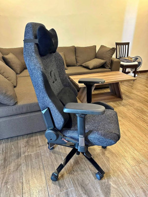 Secretlab OMEGA Series Softweave Gaming Chair - Black