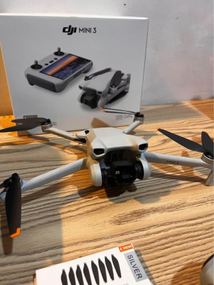 Dji mini 3 fly more combo plus (DJI RC)