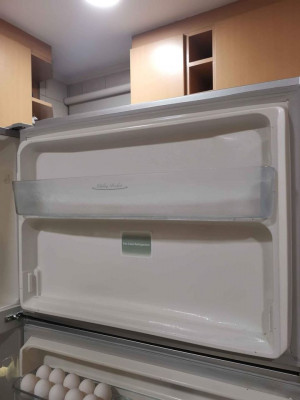 Toshiba Hybrid Refrigerator / Freezer (Non-Inverter) GR-YG55PDA