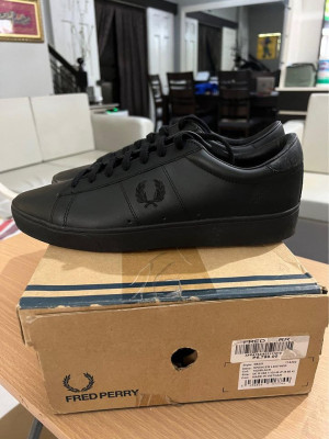 FRED PERRY SNEAKERS