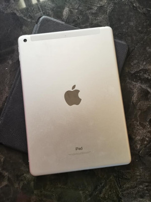 IPAD 5TH GEN 32GB WITH SIMSLOT LTE