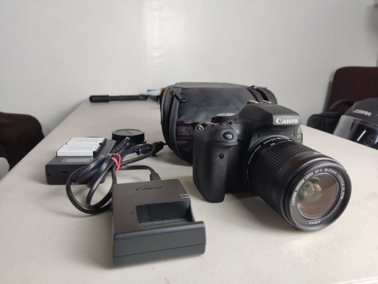 Canon 750D complete set