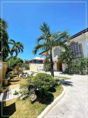 Elegant house n lot with swimming pool