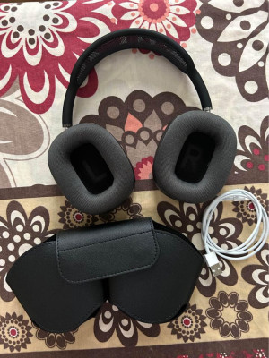 Apple AirPods Max (HK Variant) Negotiable