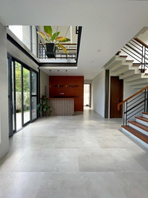 HOUSE AND LOT FOR SALE