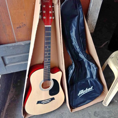 Acoustic guitar size 38 with trussrod