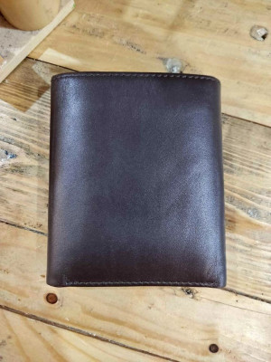 Preloved Victorinox Genuine Leather Trifold Wallet