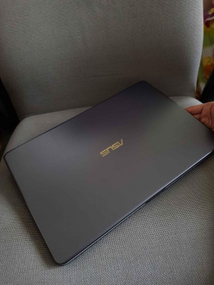 Asus RYZEN 5 Laptop With ssd