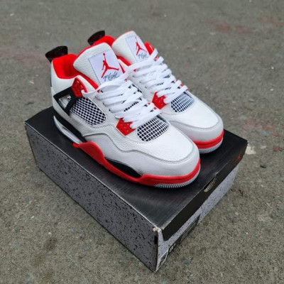 Jordan 4 Retro